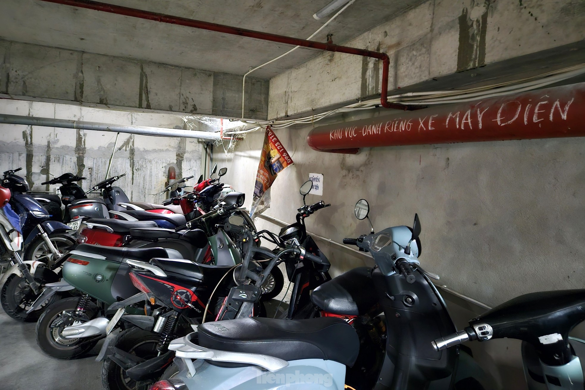 Nhiều chung cư ở Nghệ An bố trí điểm sạc xe điện riêng, có nơi cấm sạc qua đêm - Ảnh 8.