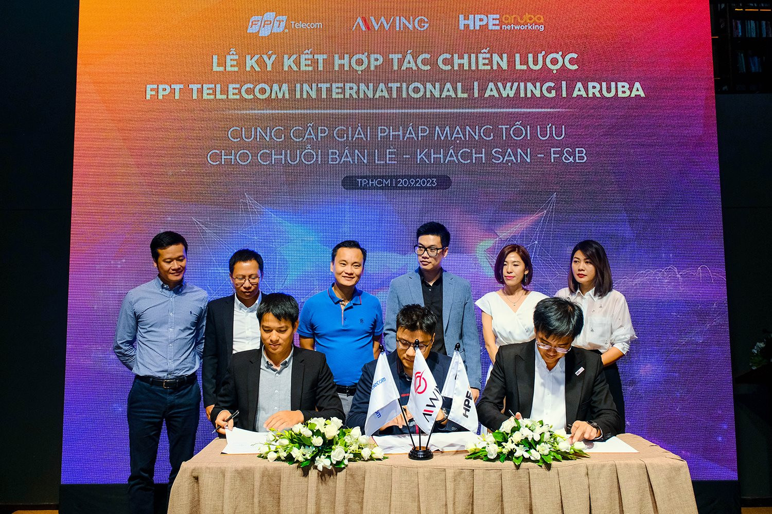 FPT Telecom International (FTI) “bắt tay” Aruba và AWING, tham vọng chiếm 35% giải pháp số cho thị trường bán lẻ, khách sạn, F&B tại Việt Nam - Ảnh 1.