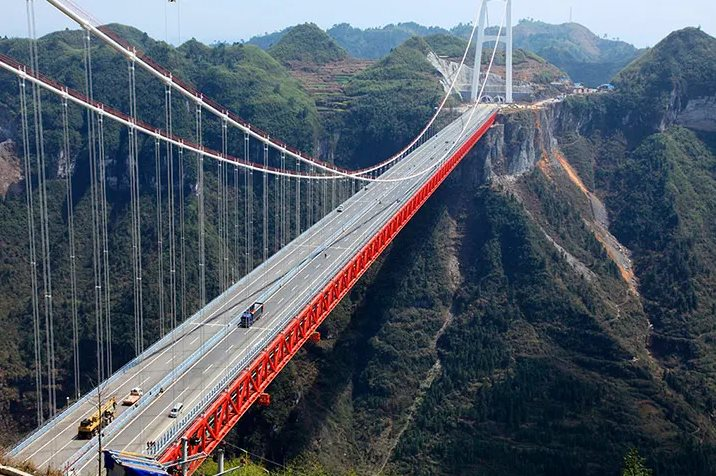 Xây cầu dây văng nằm "trên cả những đám mây", Trung Quốc khiến thế giới ngỡ ngàng với dự án như bước ra từ phim viễn tưởng - Ảnh 4.