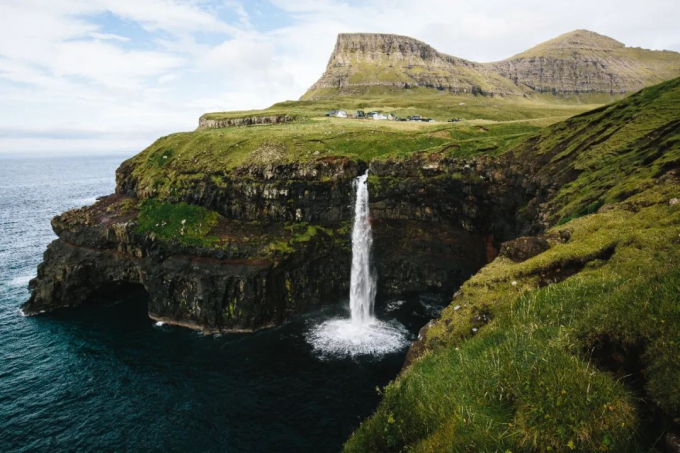 Faroe - quần đảo thiên đường của cừu và những ngôi nhà đầy sắc màu mọc trên cỏ xanh - Ảnh 8.