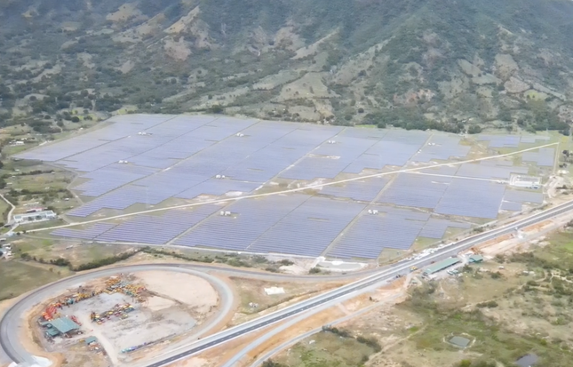 Dự án điện mặt trời nghìn tỷ 'dính' đất rừng đi vào hoạt động - Ảnh 4.