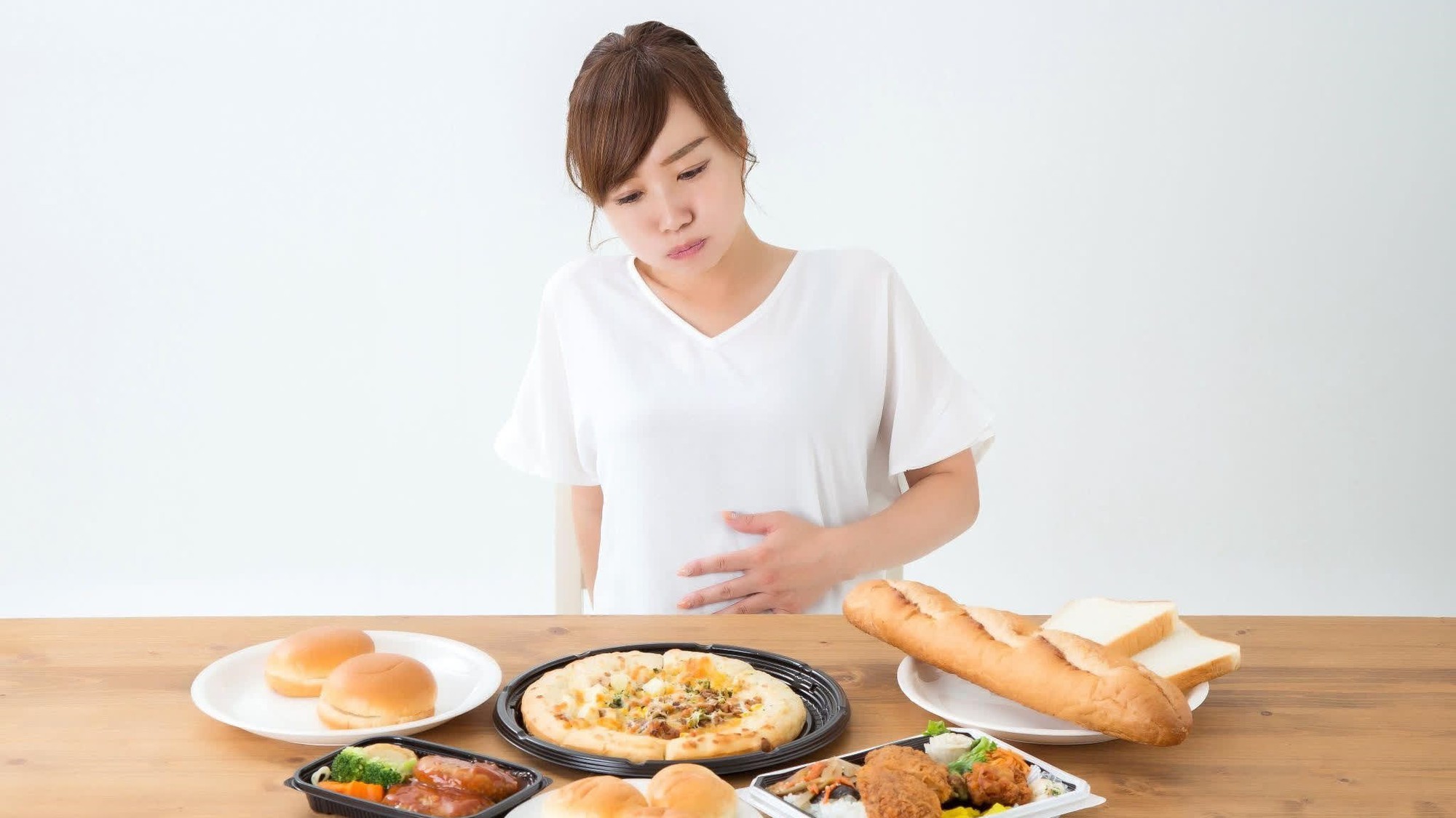 4 thói quen nhiều người thường làm sau ăn nhưng cực hại dạ dày, khiến tiêu hóa trì trệ - Ảnh 3.