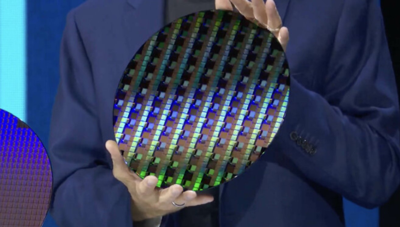Tấm wafer Intel 18A sẽ được đưa vào phòng thí nghiệm từ năm 2024. .jpg