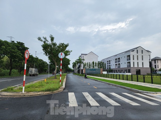Tận thấy loạt dự án tạo quỹ đất dọc đường Nguyễn Hữu Thọ dính sai phạm - Ảnh 13.