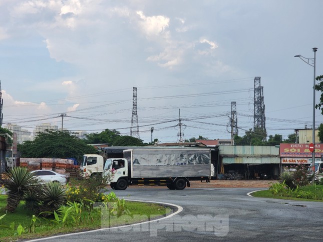 Tận thấy loạt dự án tạo quỹ đất dọc đường Nguyễn Hữu Thọ dính sai phạm - Ảnh 16.