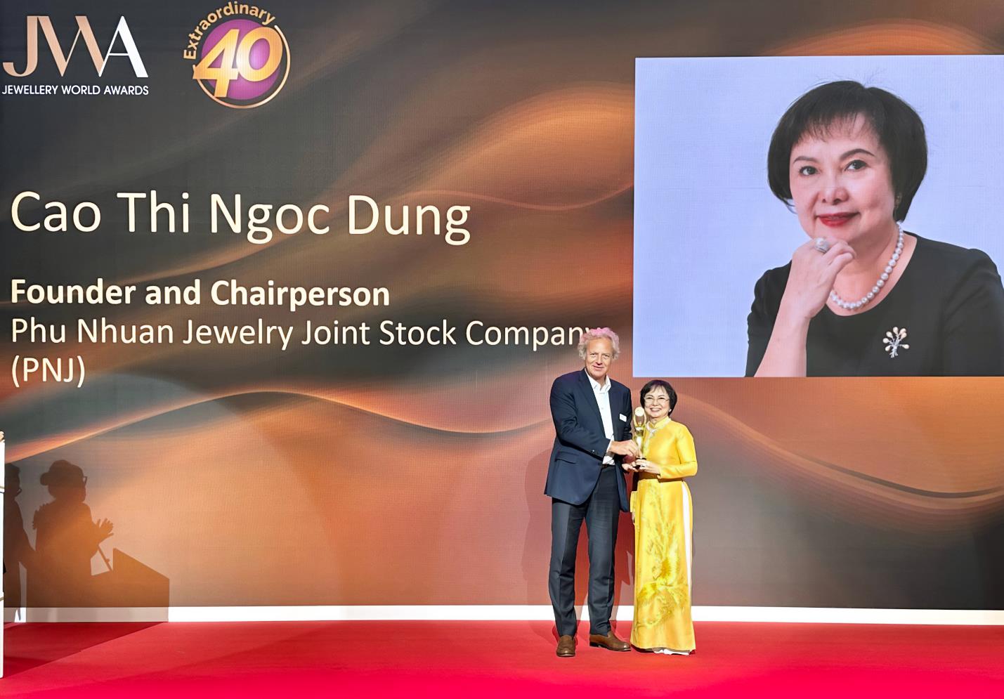 “Nữ tướng” PNJ vào top 40 biểu tượng xuất sắc nhất ngành kim hoàn thế giới - Ảnh 1.