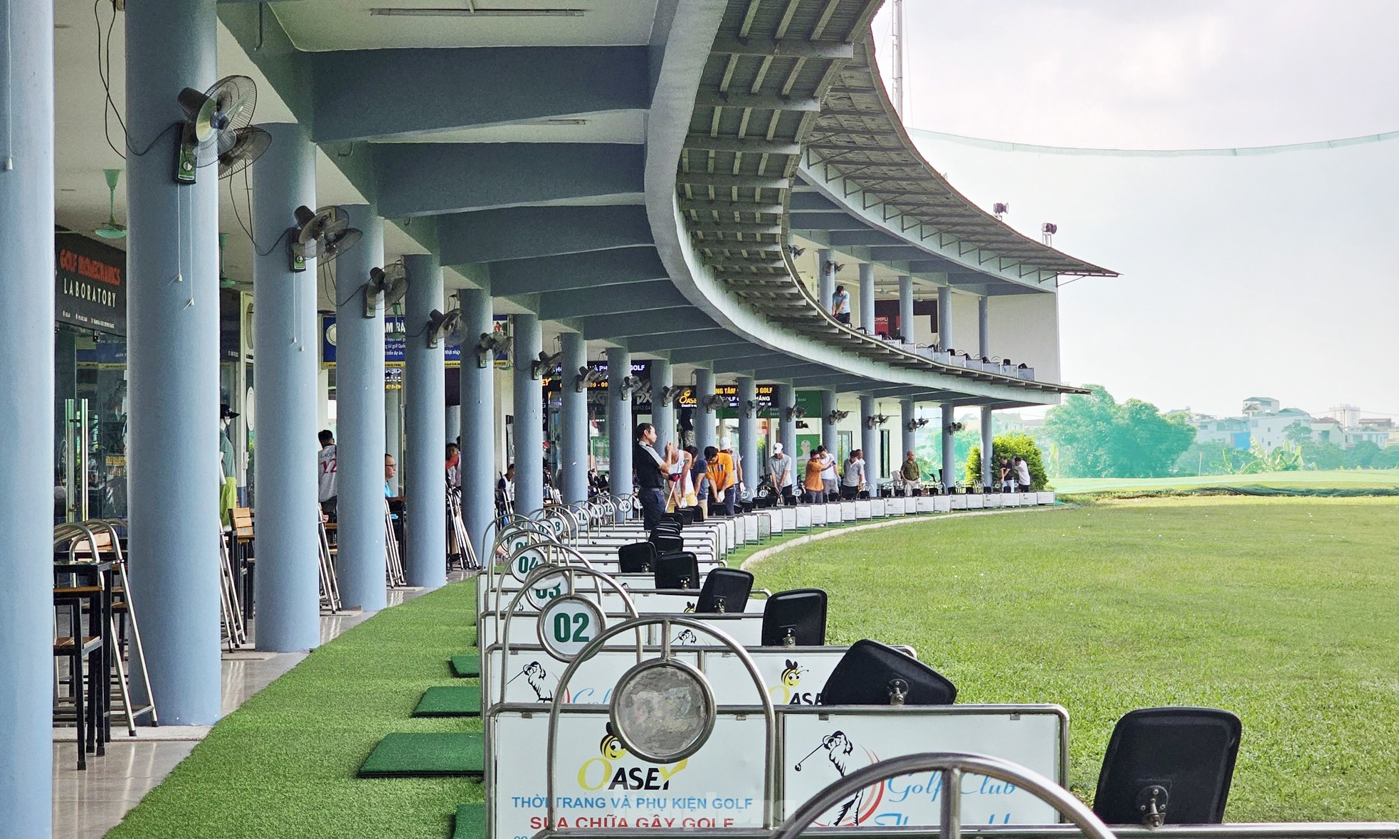 Sân tập golf 'chui' trong KĐT Thanh Hà: Yêu cầu phá dỡ vẫn rầm rộ hoạt động - Ảnh 10.