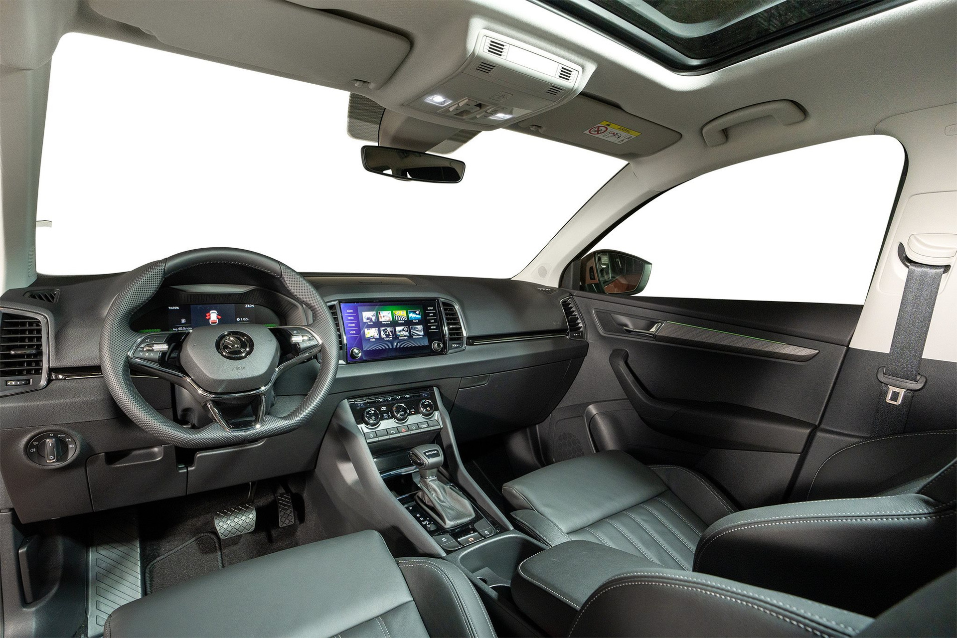 Skoda Karoq - SUV cỡ C dùng chung khung gầm với Volkswagen, chốt giá từ 999 triệu đồng cạnh tranh với Mazda CX-5 - Ảnh 5.