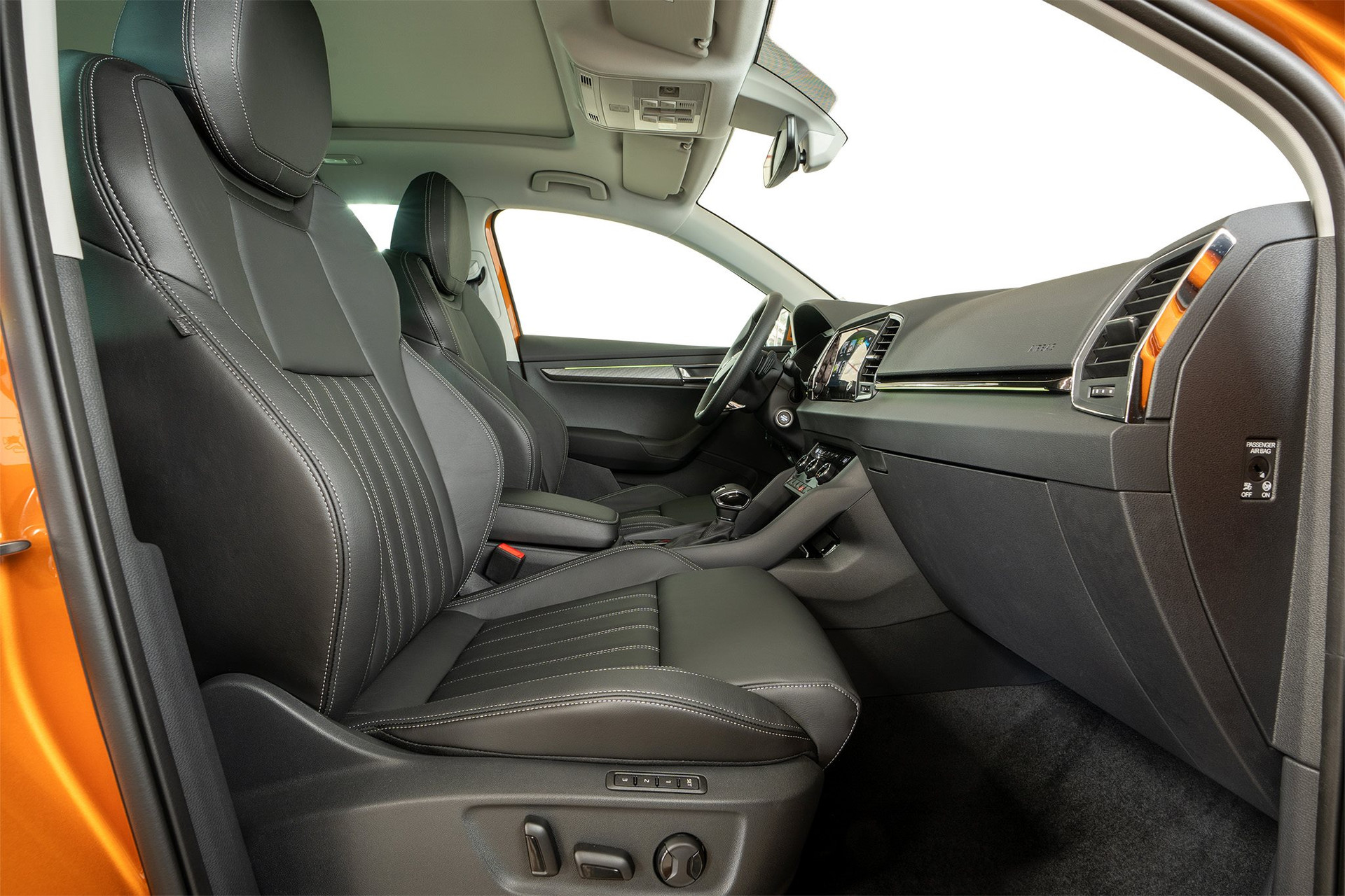 Skoda Karoq - SUV cỡ C dùng chung khung gầm với Volkswagen, chốt giá từ 999 triệu đồng cạnh tranh với Mazda CX-5 - Ảnh 6.