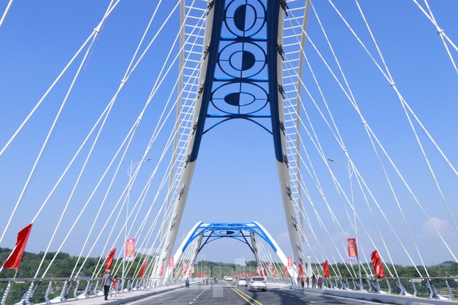 Khánh thành cây cầu hơn 600 tỷ đồng ở Yên Bái - Ảnh 2.