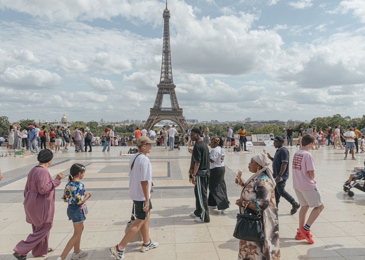 Paris chi hàng chục triệu USD “làm mát” thành phố - Ảnh 1.