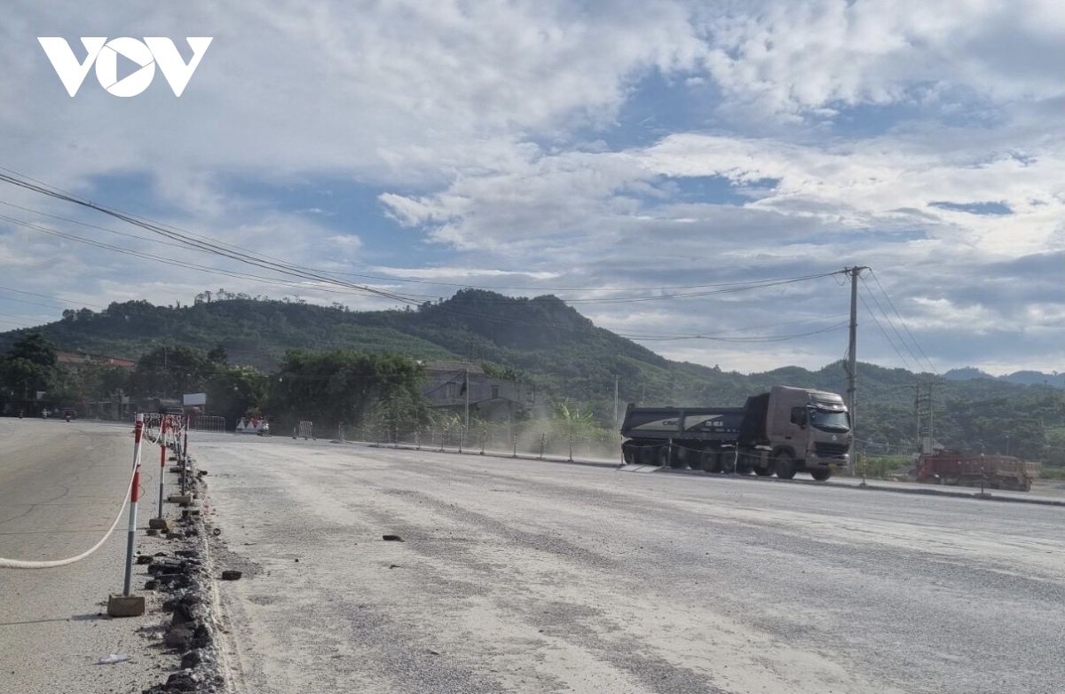 Hối hả thi công cao tốc Tuyên Quang - Phú Thọ sau khi được gộp giai đoạn 2 - Ảnh 14.