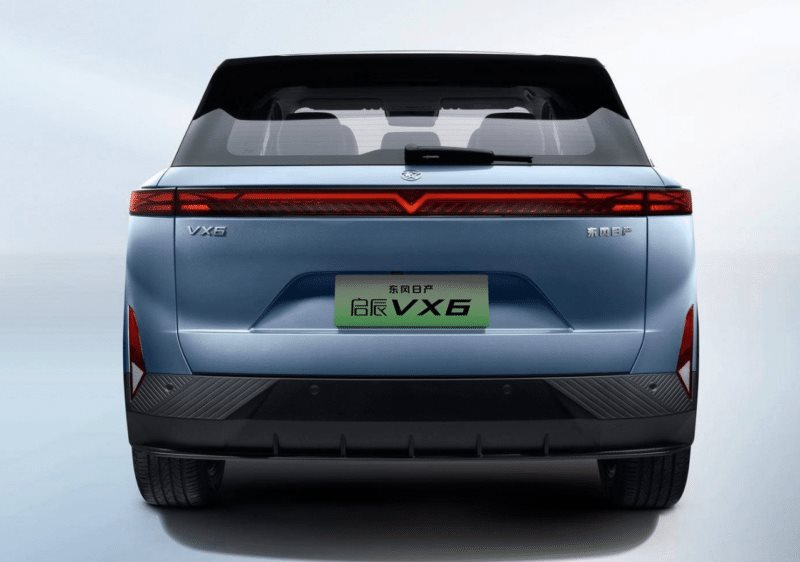 'Ông trùm' xe tải tại Việt Nam cùng Nissan trình làng mẫu MVP mới: logo giống xe VinFast, giá bán chỉ từ 334 triệu đồng so kè Xpander - Ảnh 3.