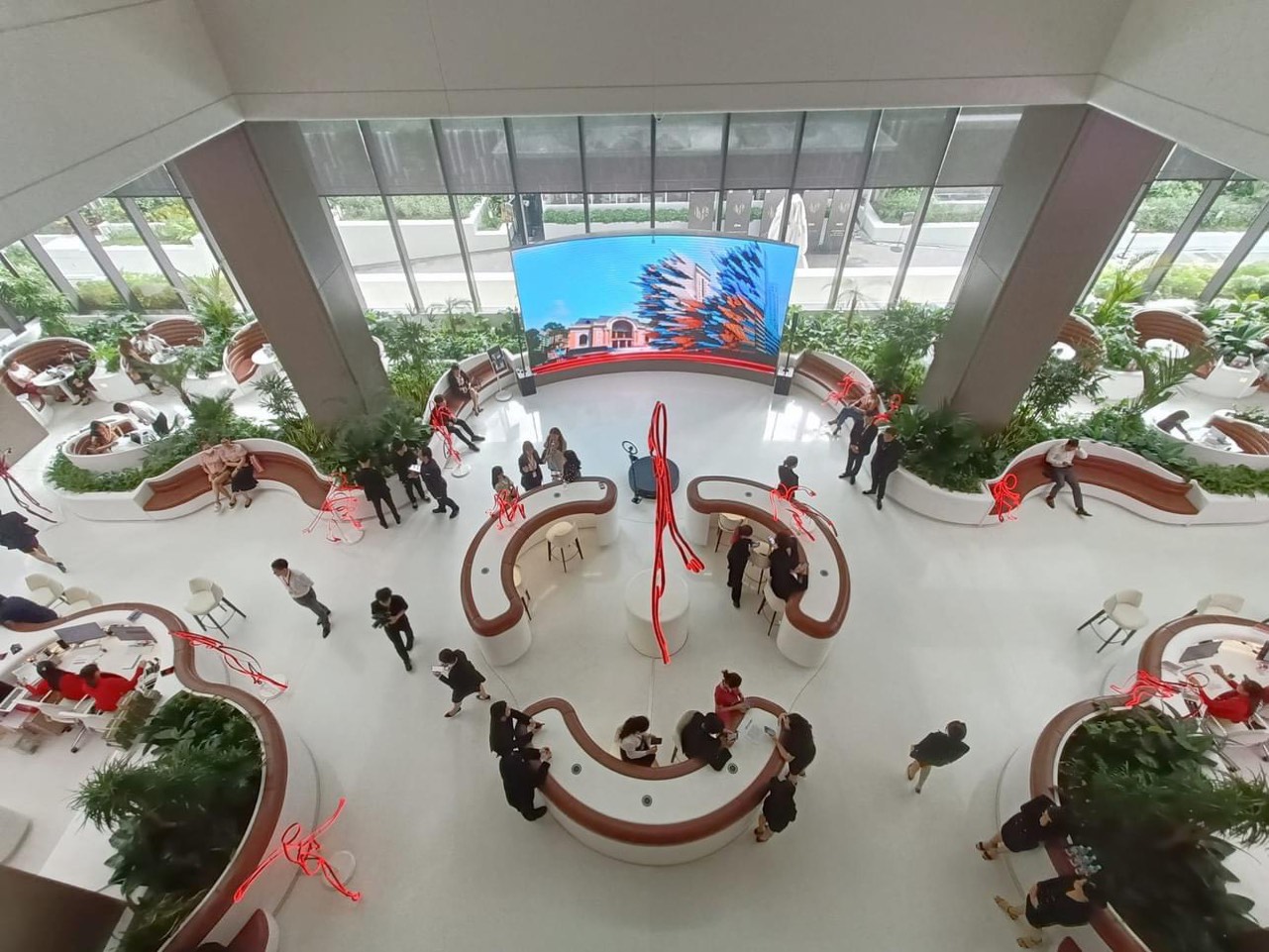 Techcombank khai trương trụ sở mới tại Hà Nội và Thành phố Hồ Chí Minh - Ảnh 4. Techcombank khai trương trụ sở mới tại Hà Nội và Thành phố Hồ Chí Minh - Ảnh 4.