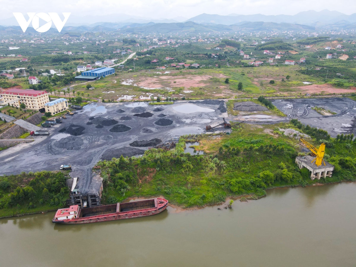 Siêu dự án Cụm cảng hàng hóa tổng hợp hơn 2.000 tỷ đồng ở Bắc Giang chậm tiến độ - Ảnh 1.