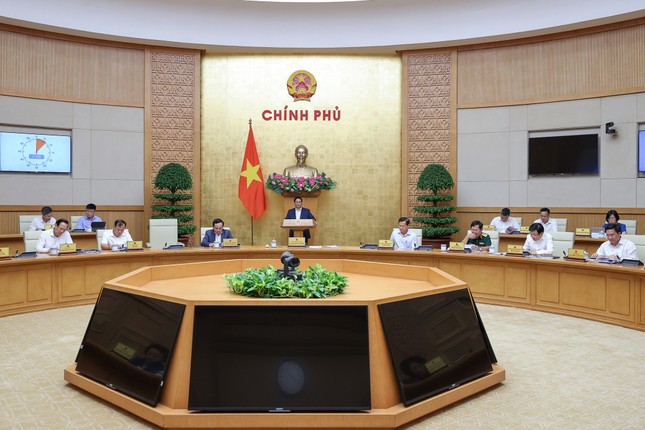 Thủ tướng Phạm Minh Chính: Cắt giảm xin – cho, tạo thuận lợi cho người dân và doanh nghiệp - Ảnh 2.