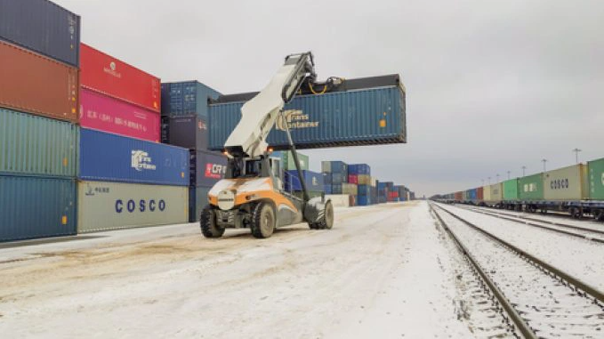 150.000 container tại Nga tạo cảnh tượng khó tin: Kỷ lục 200 tỷ đô với một nước châu Á đang hình thành - Ảnh 1.