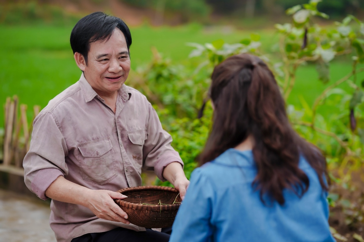 NSƯT Quang Tèo khiến khán giả ngạc nhiên với hình tượng khác lạ trong phim mới - Ảnh 2.