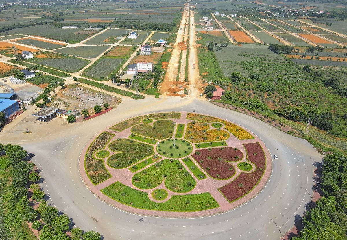 Choáng ngợp tuyến đường Đông - Tây 23 km tiêu tốn gần 2.000 tỉ đồng ở Ninh Bình - Ảnh 8.