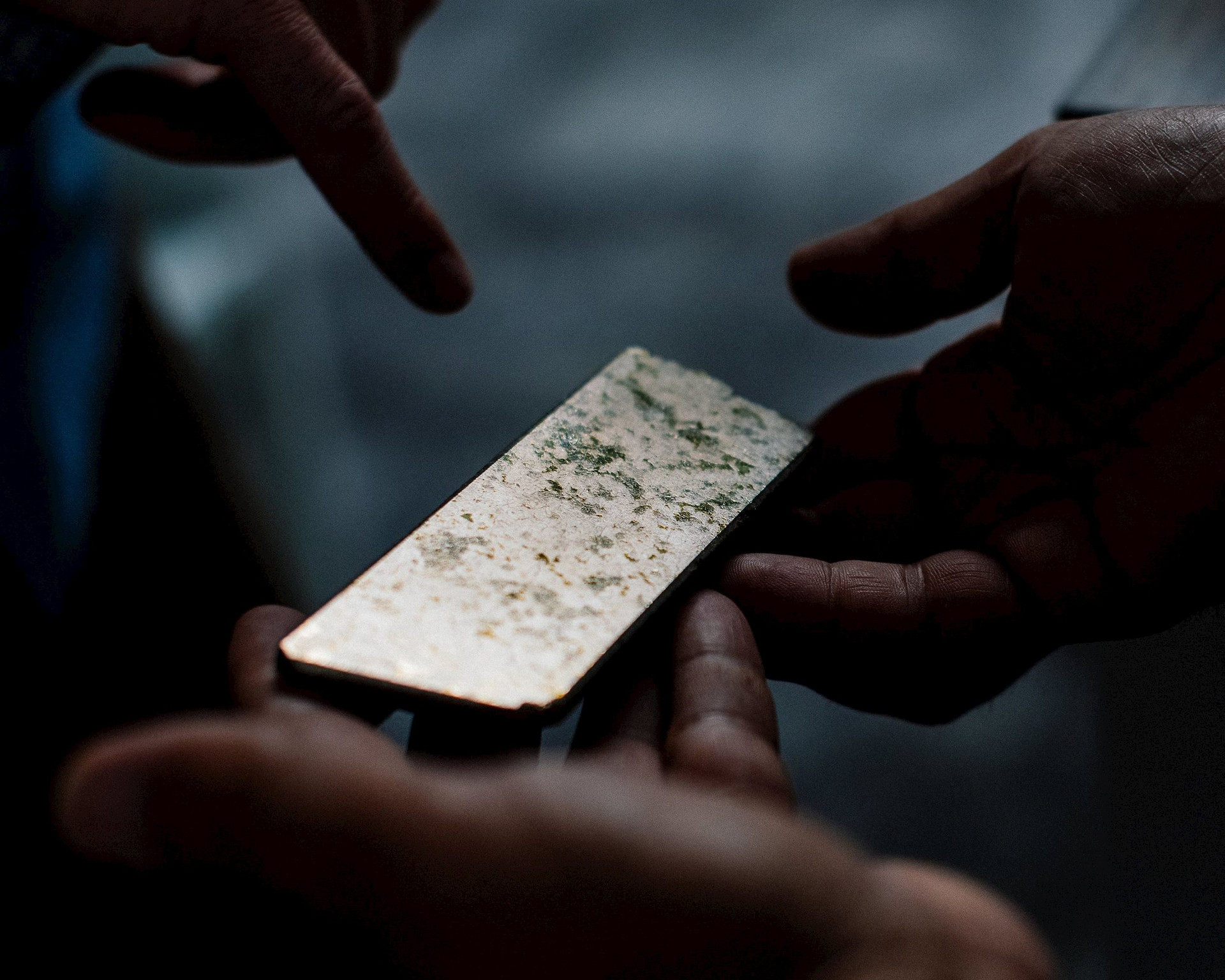 Quốc gia tìm ra mỏ kho báu 'quý hơn vàng': Trị giá hàng chục tỷ USD, chứa khoảng 20 triệu tấn quặng kim loại quý nhưng chưa từng bị khai thác - Ảnh 2.
