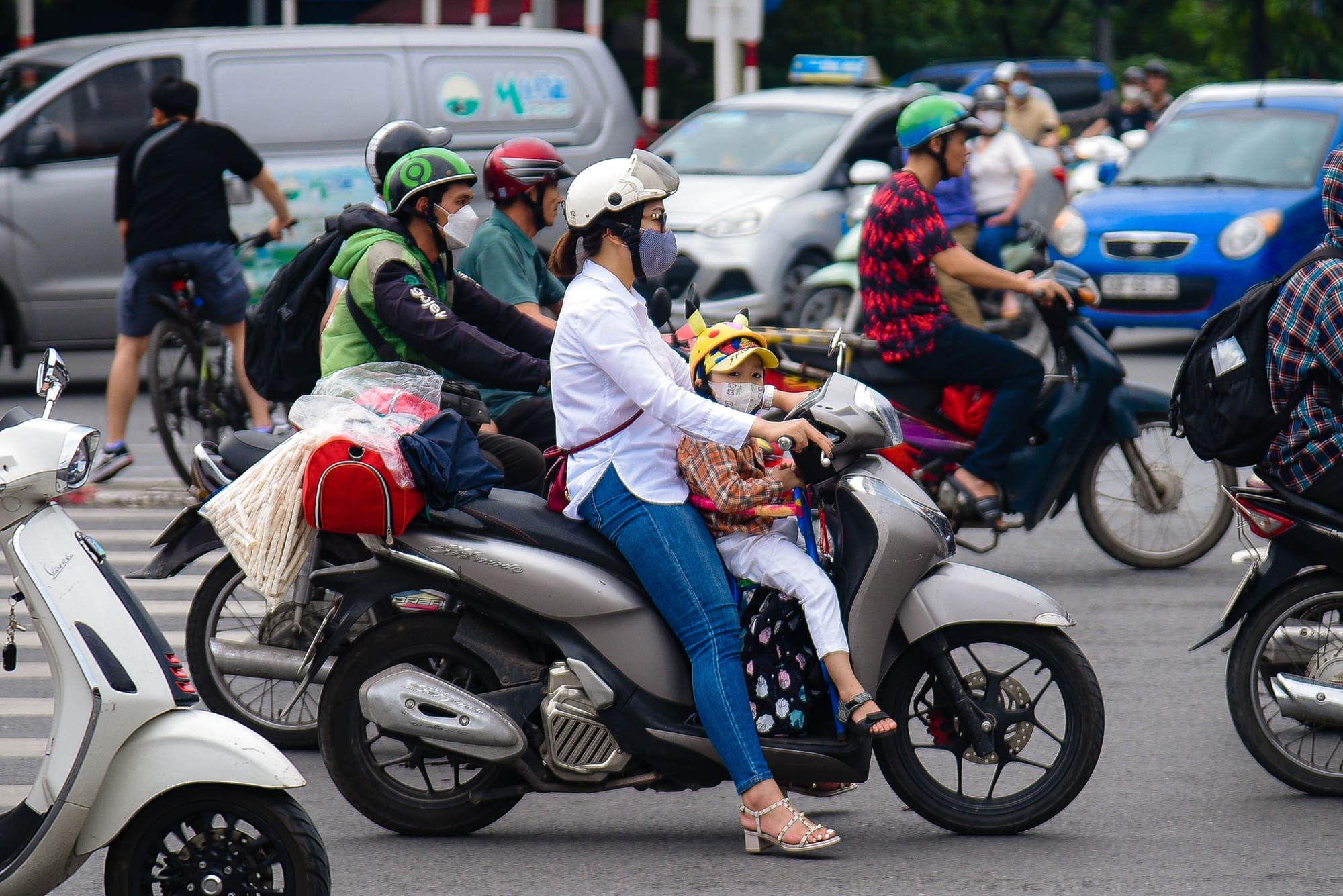 Bất ngờ hình ảnh cửa ngõ Thủ đô Hà Nội ngày cuối nghỉ lễ - Ảnh 4.