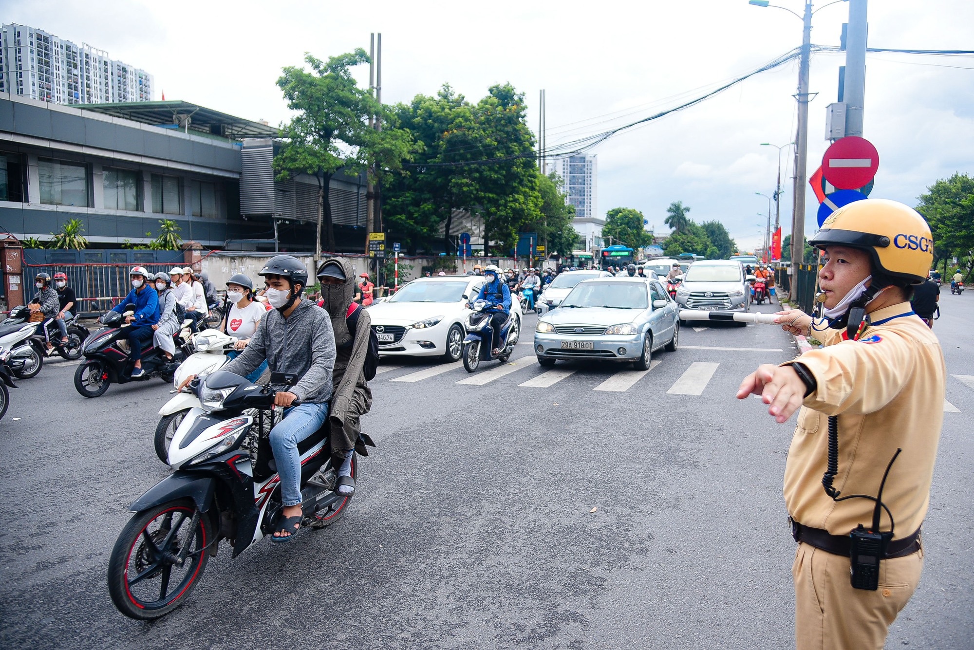 Bất ngờ hình ảnh cửa ngõ Thủ đô Hà Nội ngày cuối nghỉ lễ - Ảnh 9.