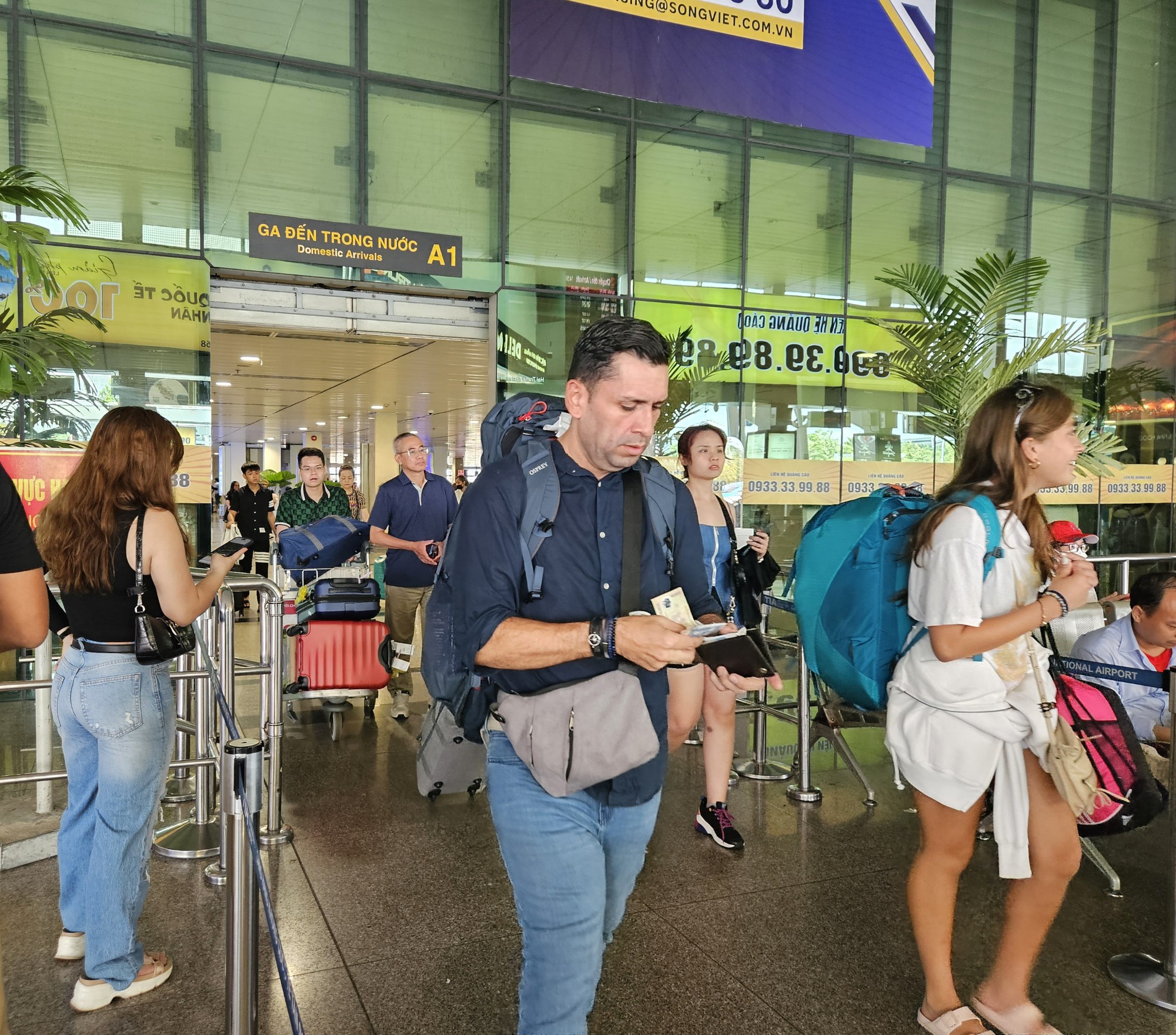 Hình ảnh khác lạ ở sân bay Tân Sơn Nhất ngày cuối kỳ nghỉ lễ 2-9 - Ảnh 4.