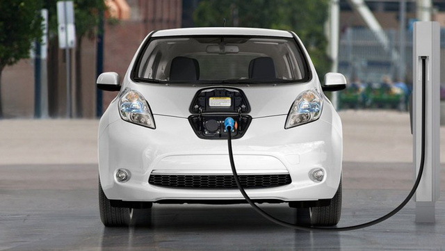 Bộ Tài chính bác đề nghị trợ cấp 1.000 USD khi mua ô tô điện - Ảnh 1.