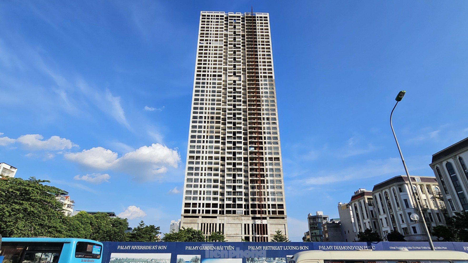 Tòa tháp 'nghìn tỷ' nhiều năm chưa hoàn thành liên quan đến CEO công ty BĐS Nhật Nam - Ảnh 1.