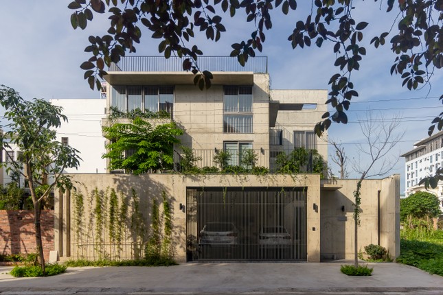 Ngắm ngôi nhà ở Bắc Giang làm hoàn toàn bằng bê tông - Ảnh 1.
