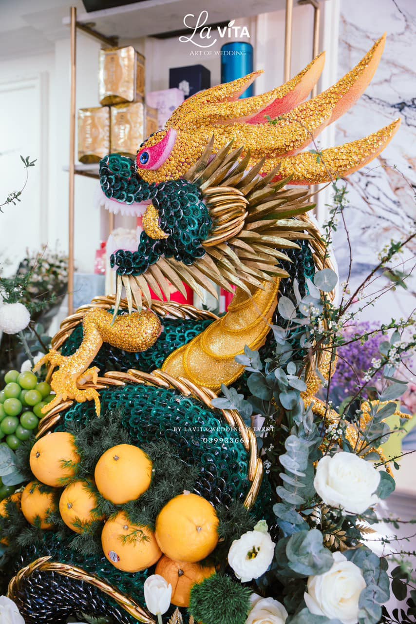 So kè dàn tráp ăn hỏi siêu cầu kỳ của dàn cầu thủ Việt, dát vàng hay đính đá kỹ đến từng chi tiết, liệu ai chịu chi hơn? - Ảnh 10.