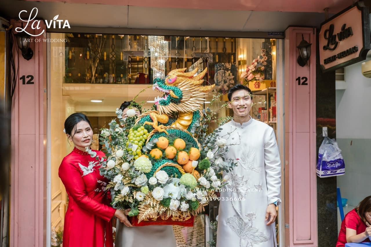 So kè dàn tráp ăn hỏi siêu cầu kỳ của dàn cầu thủ Việt, dát vàng hay đính đá kỹ đến từng chi tiết, liệu ai chịu chi hơn? - Ảnh 12.
