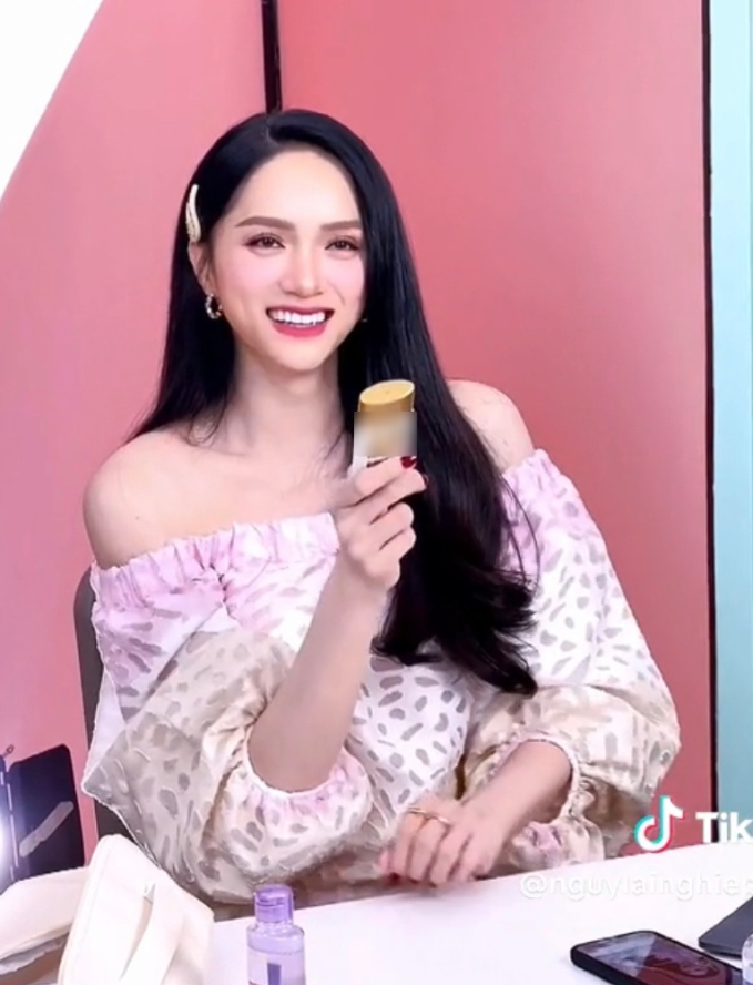 Lần đầu livestream bán hàng, Hoa hậu Hương Giang tiết lộ doanh thu gây bất ngờ sau 5 tiếng - Ảnh 2.