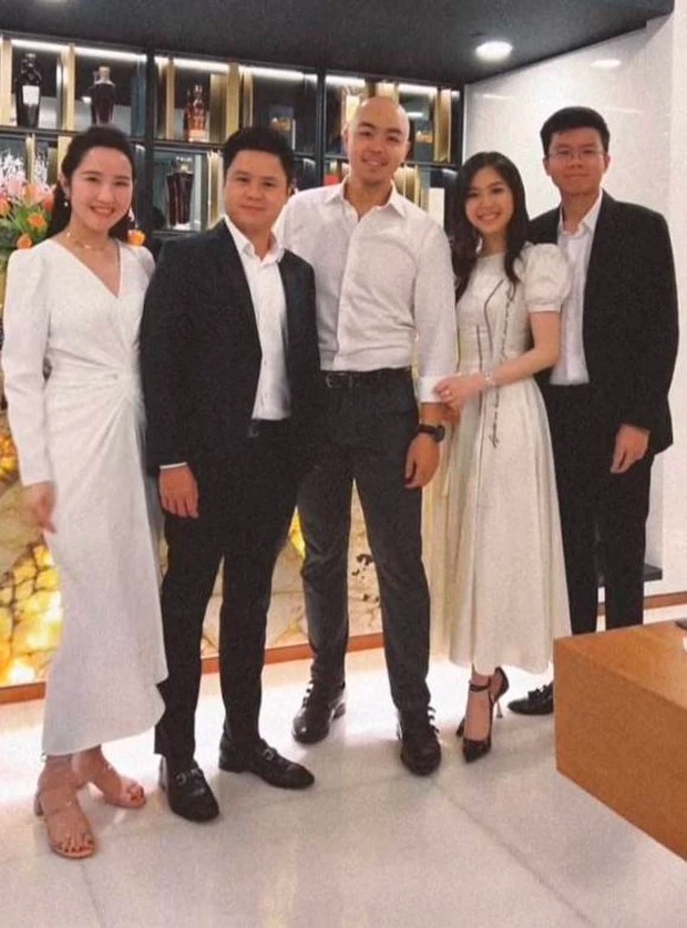 Thiếu gia Phan Hoàng lần đầu đăng ảnh khoe diện mạo bạn gái sau hơn 1 năm quen nhau: Phương thức công khai đặc biệt! - Ảnh 6.