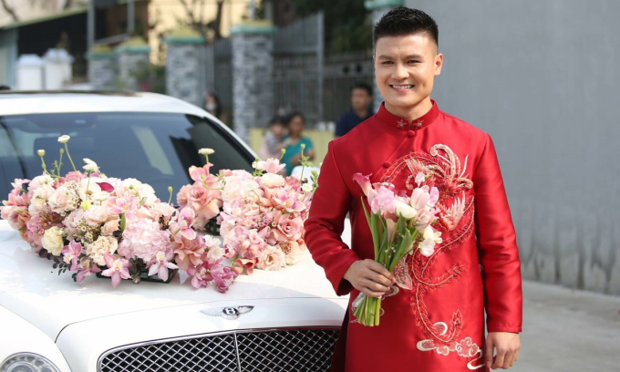Mẫu đồng hồ nạm toàn kim cương, gây choáng bởi mức giá ngút trời trong lễ ăn hỏi của Quang Hải - Ảnh 1.