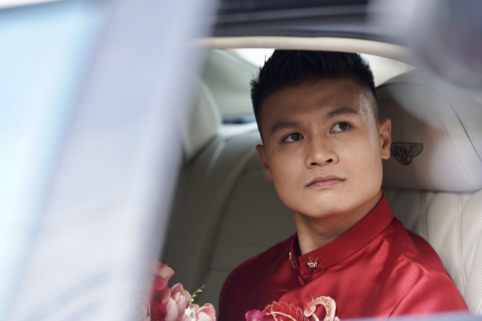 Mẫu đồng hồ nạm toàn kim cương, gây choáng bởi mức giá ngút trời trong lễ ăn hỏi của Quang Hải - Ảnh 2.