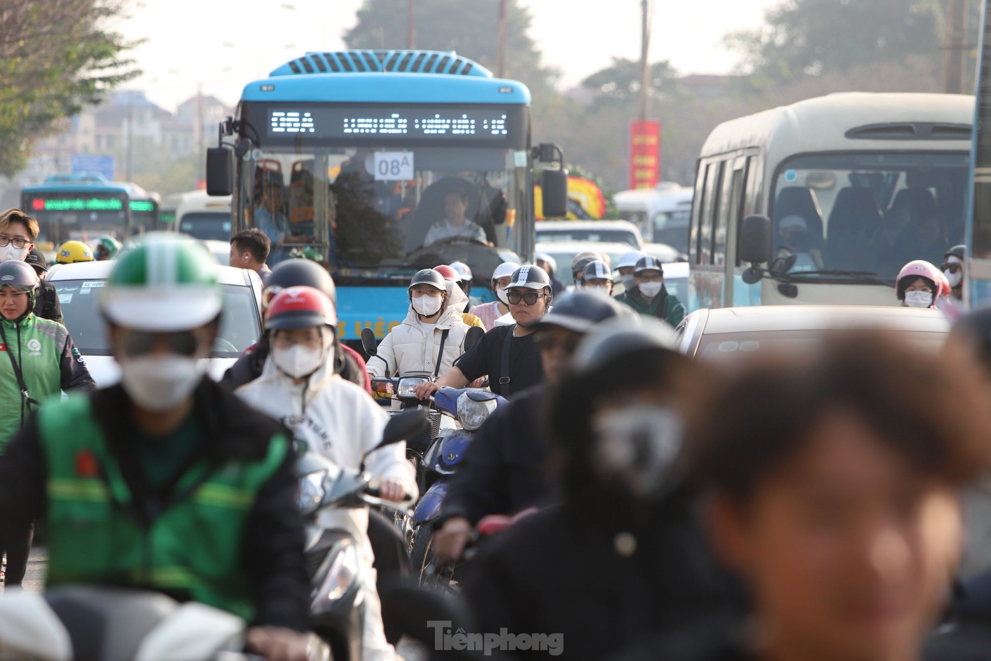 Ô tô ùn dài hàng cây số ở lối ra cao tốc Pháp Vân - Cầu Giẽ ngày cuối nghỉ lễ - Ảnh 16.