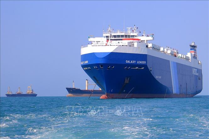 Giá cước vận chuyển hàng hóa qua Biển Đỏ tăng gần 250% - Ảnh 1.