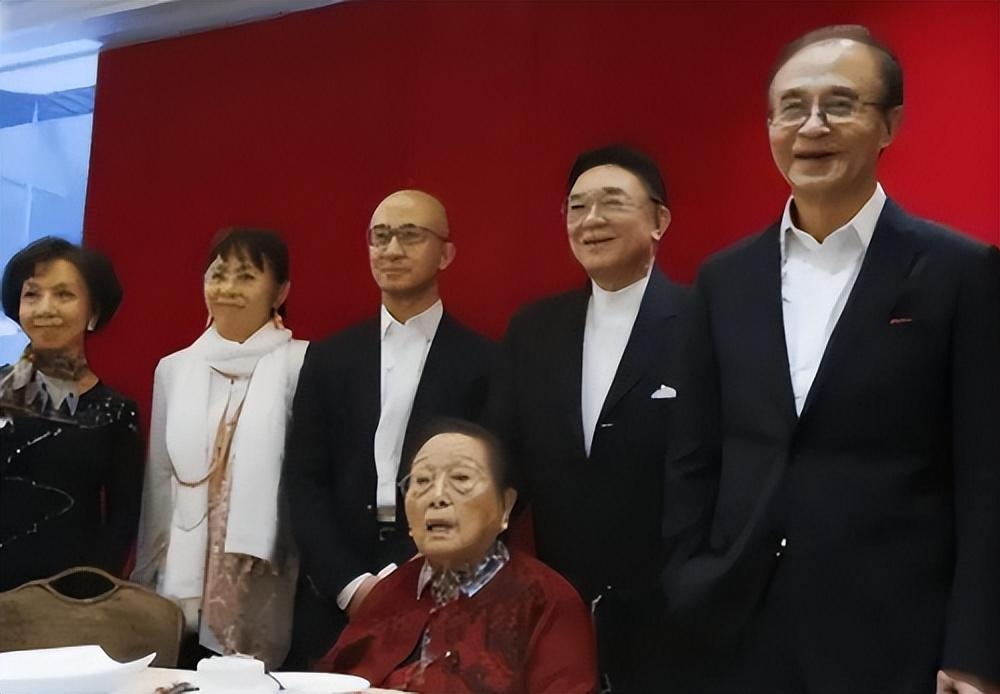 Phu nhân tỷ phú Hong Kong 104 tuổi thừa kế tài sản 206 nghìn tỷ đồng, 9 người con đều giàu có nhưng vẫn ôm bất hạnh cuối đời: Người giàu cũng khổ chỉ vì 1 chữ TIỀN