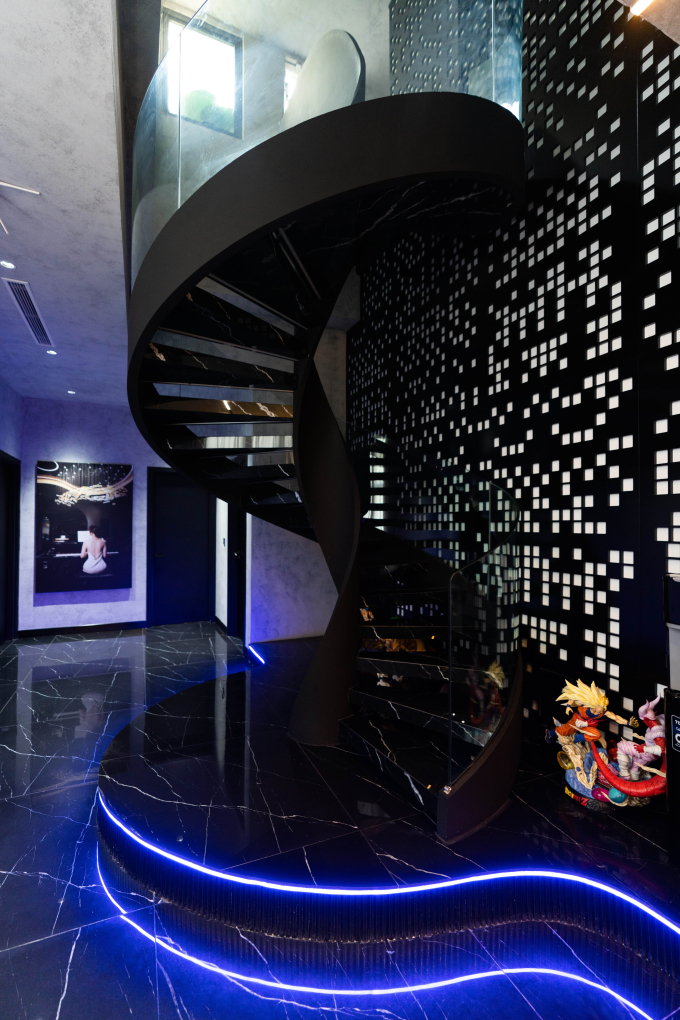 “Đột nhập” căn penthouse 450m2 của Hương Ly: Tông đen xám chủ đạo như nhà tài phiệt phim Hàn Quốc, không ngại đầu tư nội thất đắt tiền - Ảnh 12.