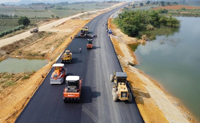 Thủ tướng yêu cầu báo cáo kết quả thí điểm sử dụng cát biển làm vật liệu san lấp - Ảnh 1.