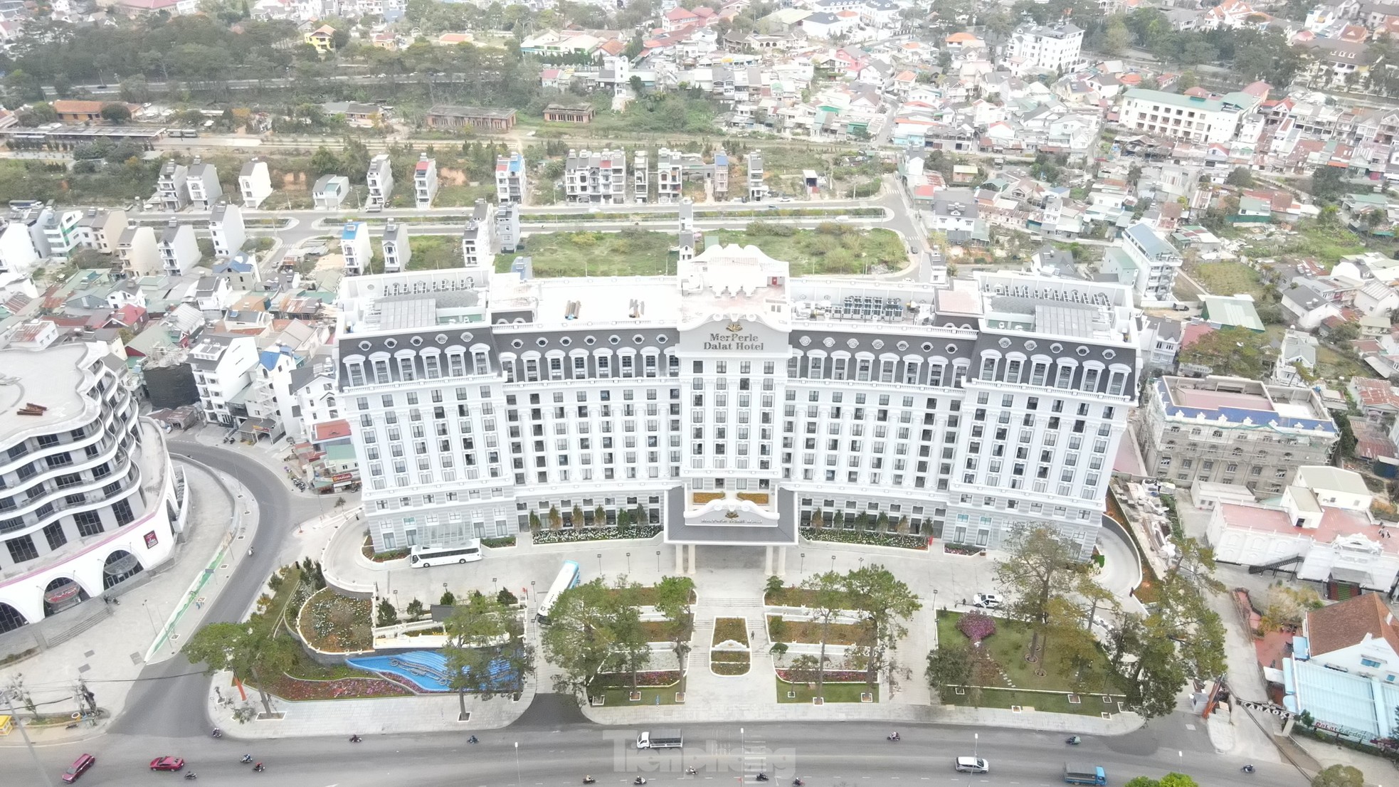 Cận cảnh khách sạn 5 sao lớn nhất Đà Lạt xây vượt phép 4.450m2 - Ảnh 1.