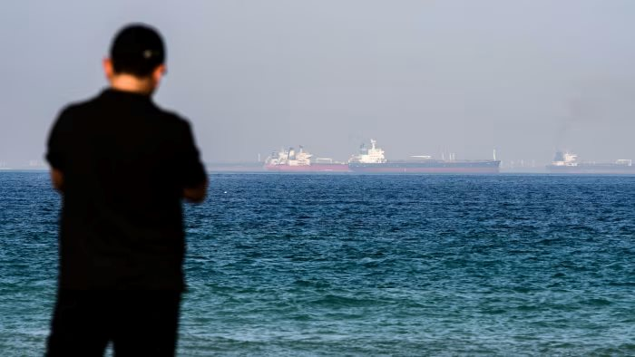 Iran bắt giữ tàu chở dầu ở vùng Vịnh: Lo ngại bao trùm - Ảnh 1.