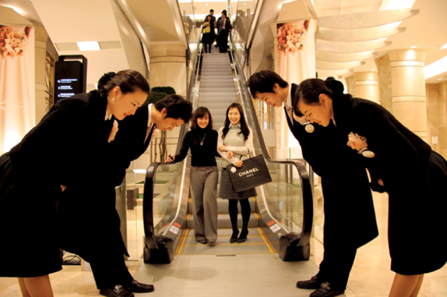 Vào siêu thị Aeon không bao giờ phải gửi hay niêm phong túi: Tư duy kinh doanh khác biệt của người Nhật khiến thế giới cúi mình - Ảnh 3.