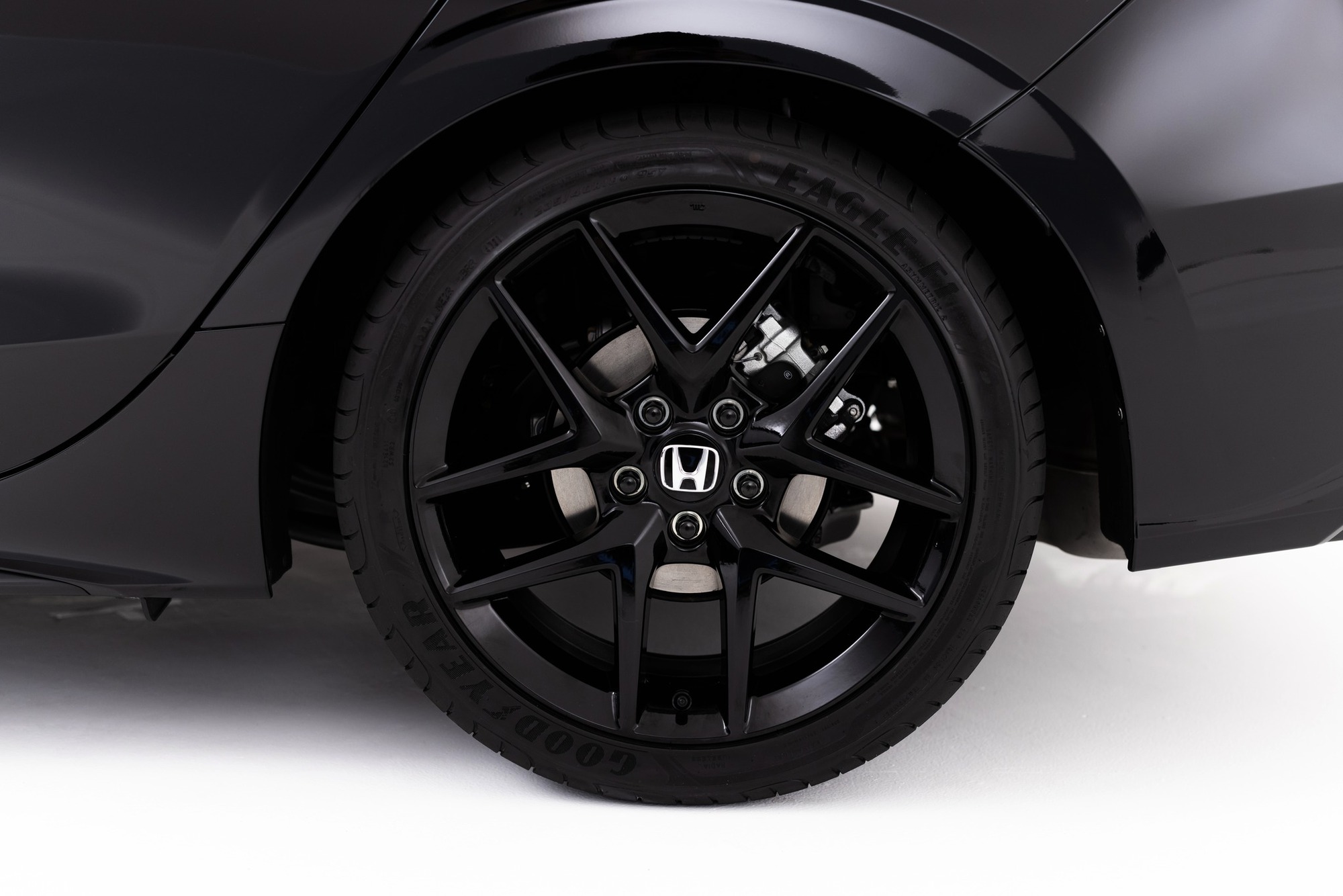 Honda Civic RS 2024 lộ diện chính thức: Mặt trước hầm hố như Type R, có thể mạnh hơn 200 mã lực, cạnh tranh Elantra N Line - Ảnh 7.