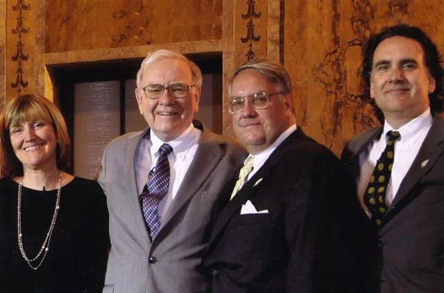 Con trai út của nhà đầu tư chứng khoán Warren Buffett: Được cha dạy 4 ĐIỀU quý báu, giúp đường đời rộng mở - Ảnh 3.