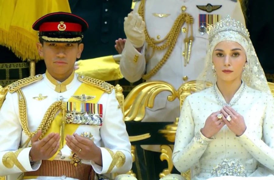 Nàng dâu Hoàng gia Brunei đẹp yêu kiều cùng mẫu váy cưới tinh tế trong đám cưới cổ tích- Ảnh 6.