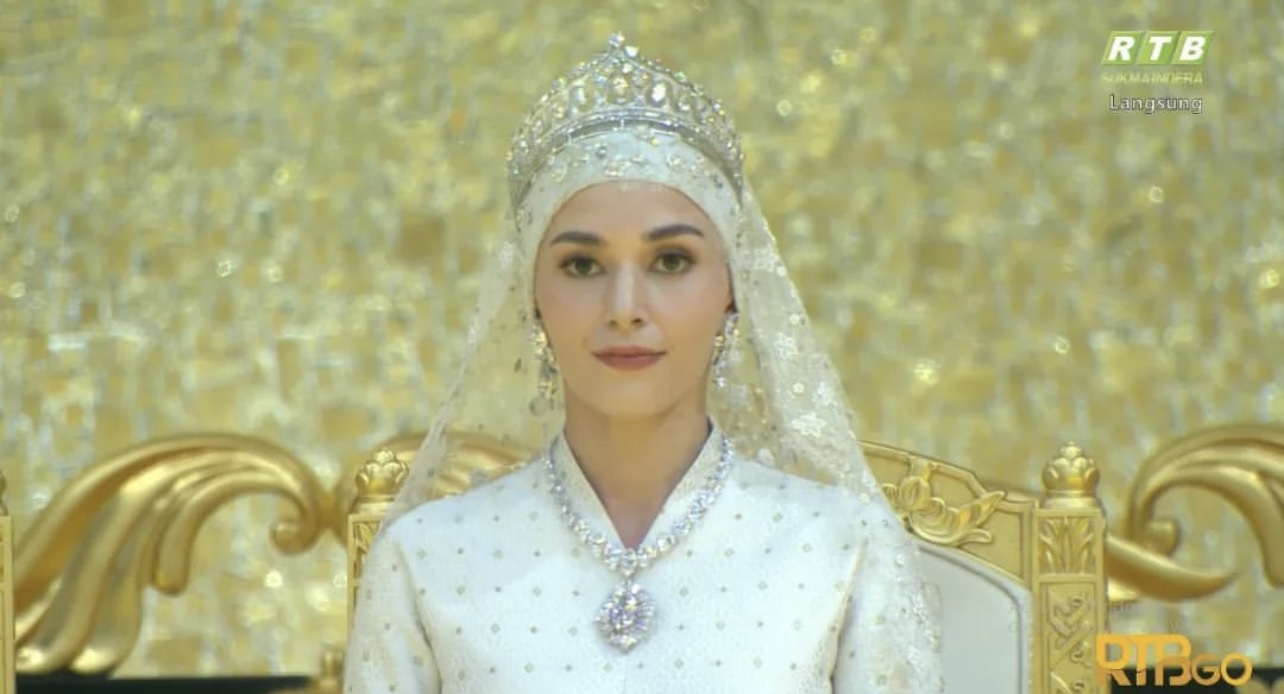 Nàng dâu Hoàng gia Brunei đẹp yêu kiều cùng mẫu váy cưới tinh tế trong đám cưới cổ tích- Ảnh 9.