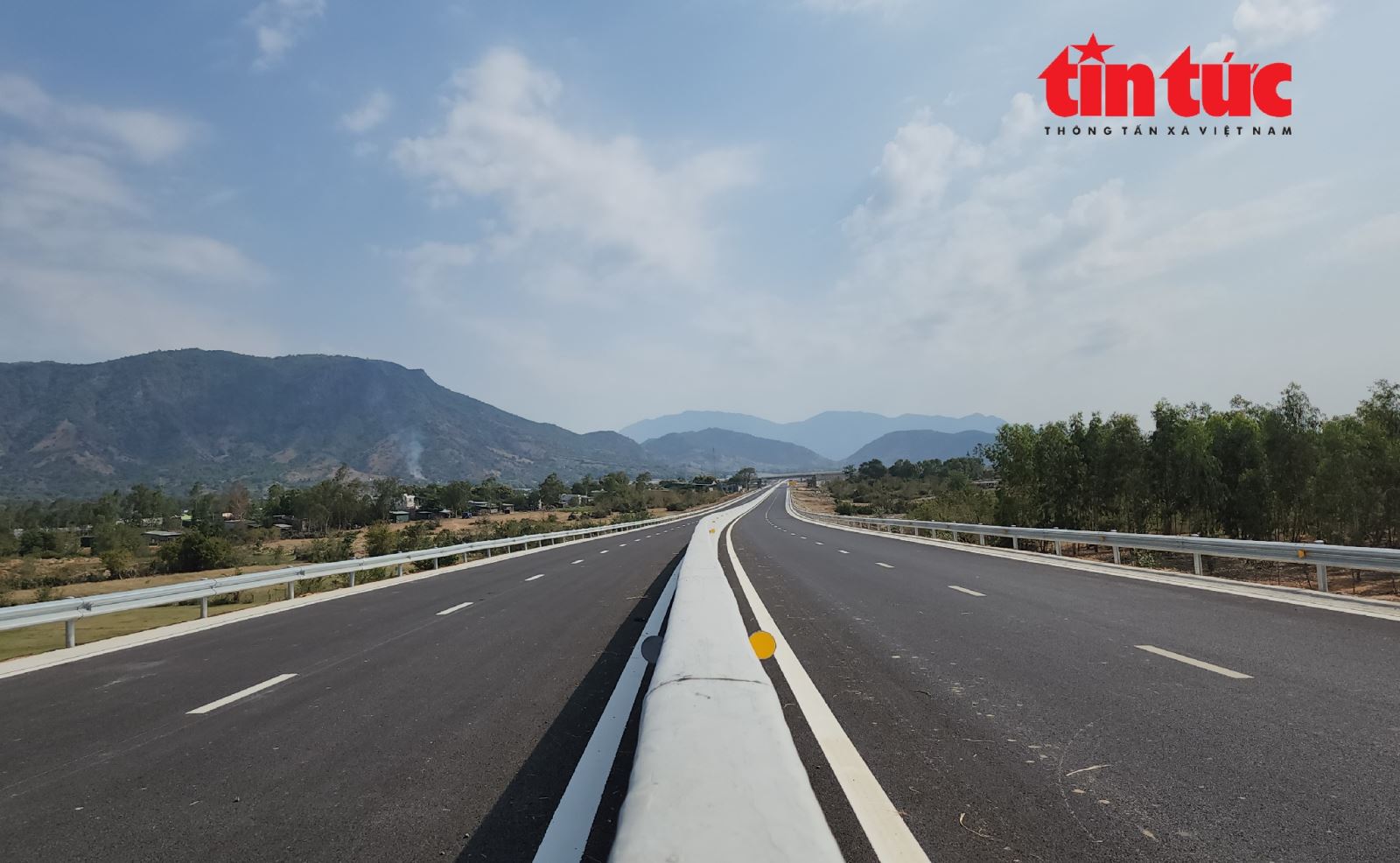 Lộ trình thu phí không dừng bỏ 'barie' trên cao tốc Nha Trang - Cam Lâm, Cam Lâm - Vĩnh Hảo - Ảnh 1.