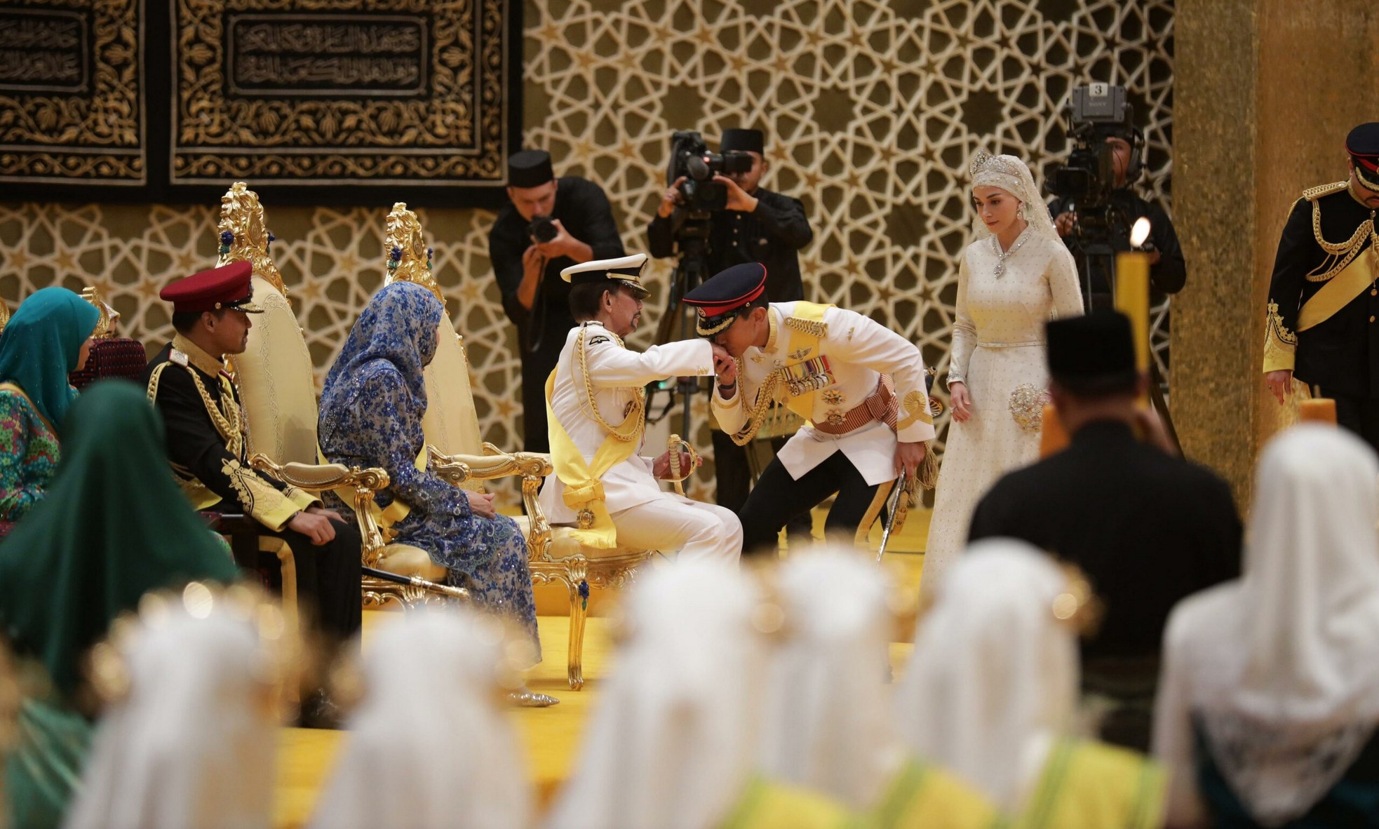 Có gì trong đám cưới kéo dài 10 ngày của Hoàng tử Brunei - Ảnh 5.